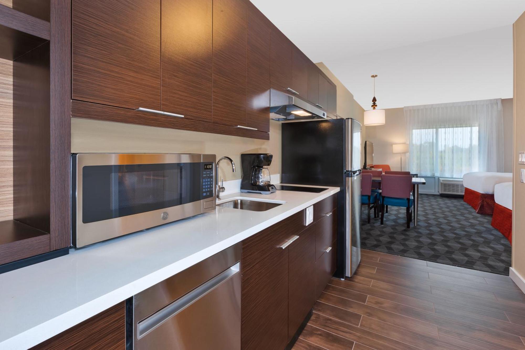Towneplace Suites By Marriott Grand Rapids Airport Southeast Exteriör bild