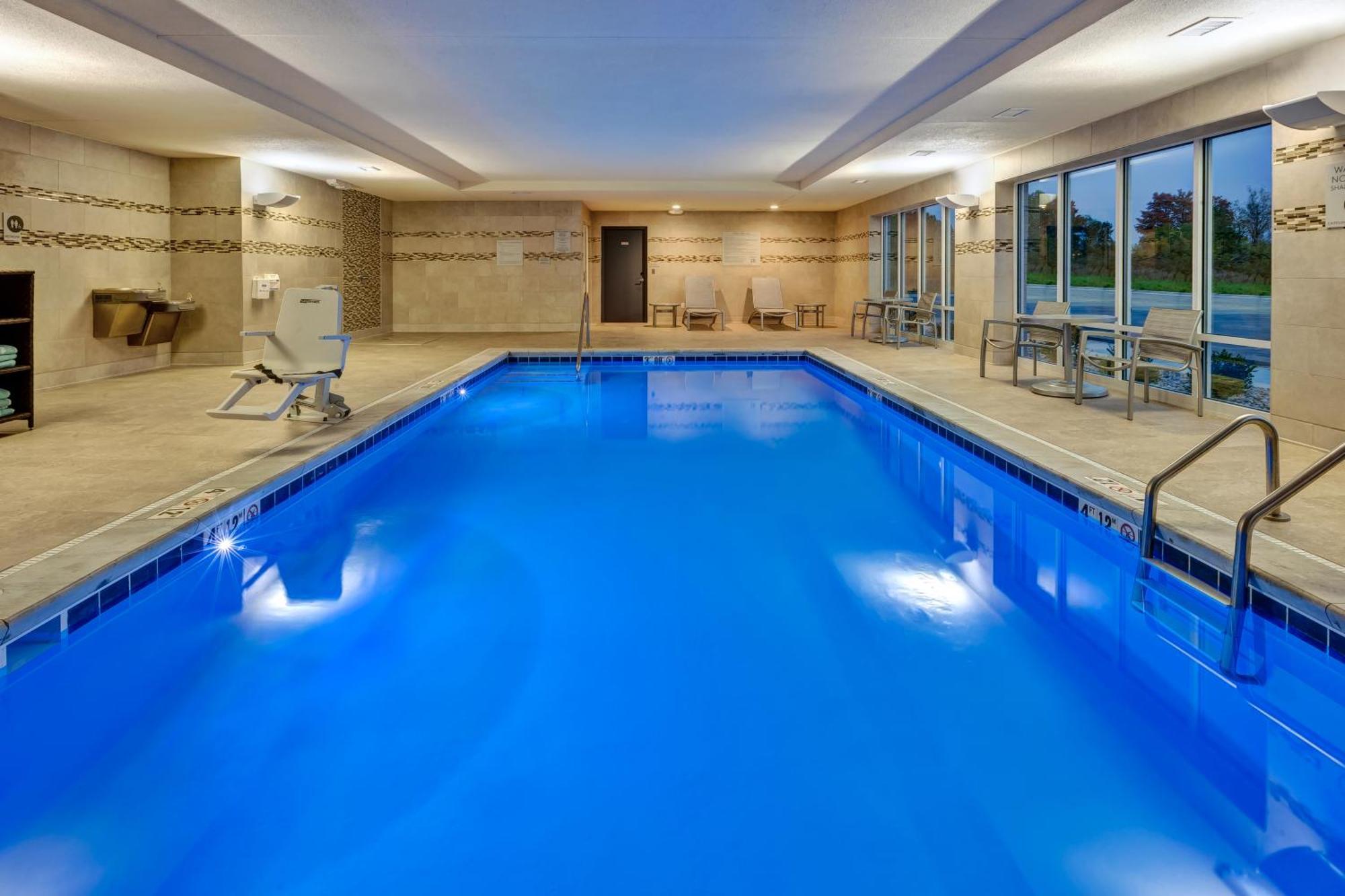 Towneplace Suites By Marriott Grand Rapids Airport Southeast Exteriör bild