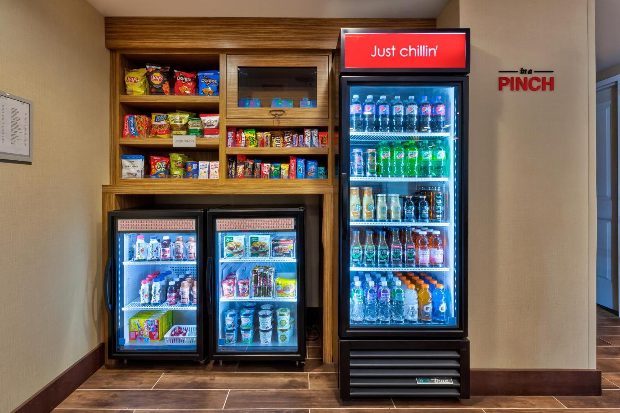 Towneplace Suites By Marriott Grand Rapids Airport Southeast Exteriör bild