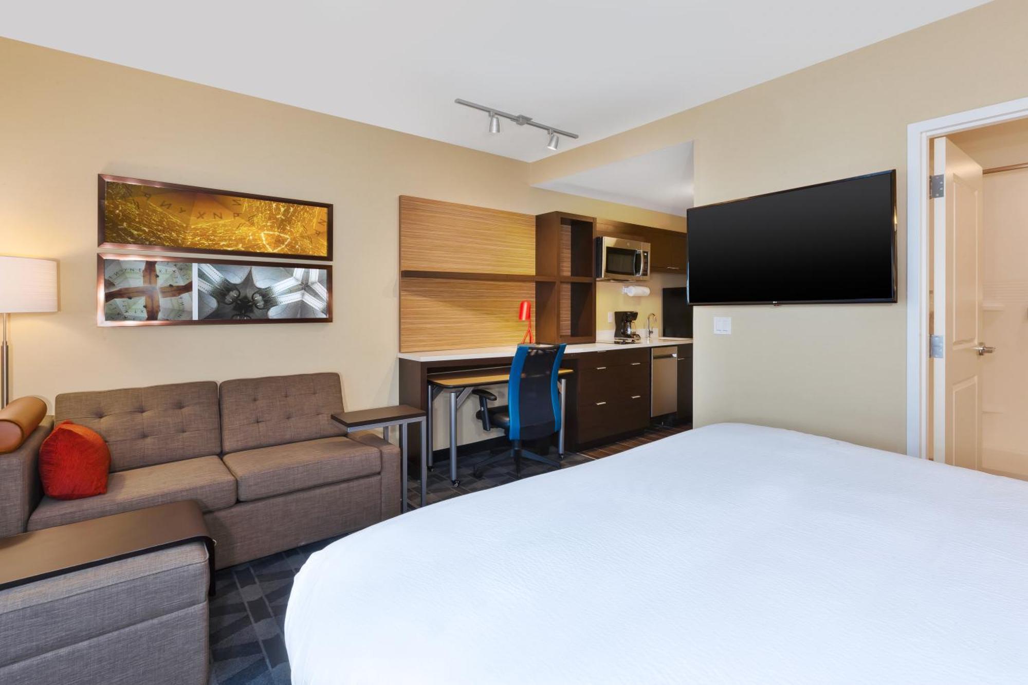 Towneplace Suites By Marriott Grand Rapids Airport Southeast Exteriör bild