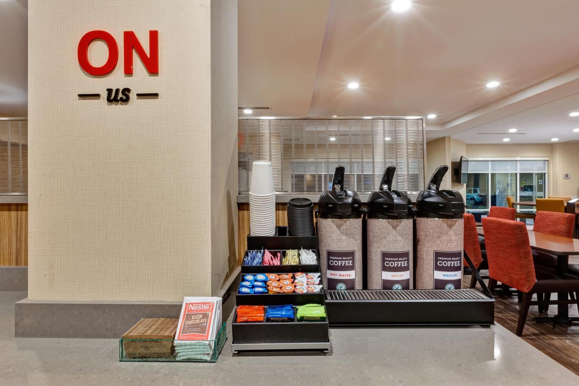 Towneplace Suites By Marriott Grand Rapids Airport Southeast Exteriör bild