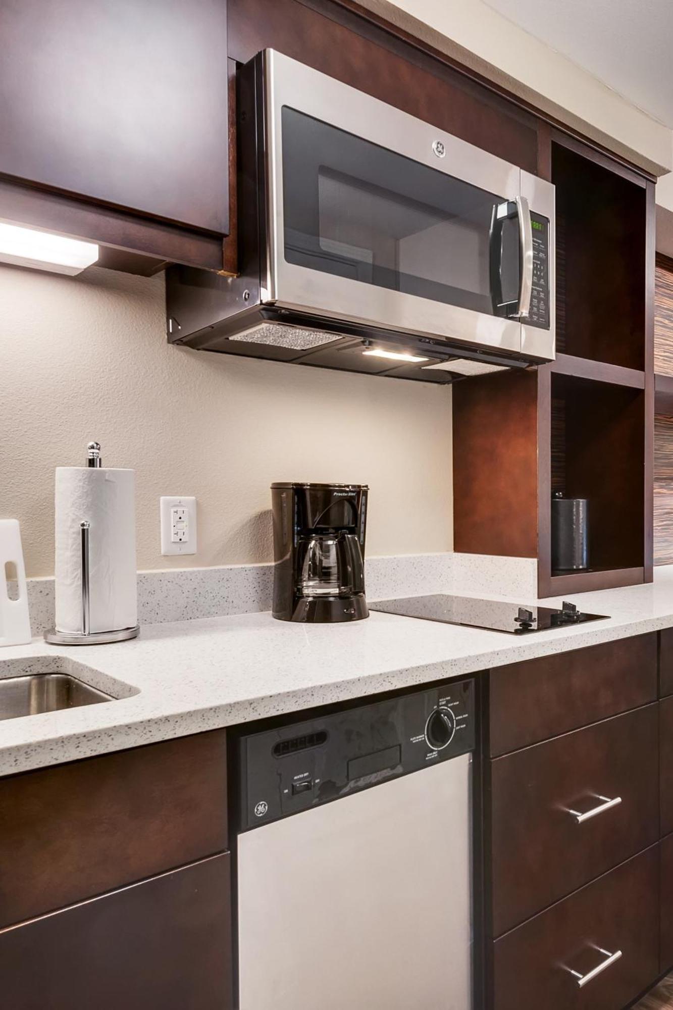 Towneplace Suites By Marriott Grand Rapids Airport Southeast Exteriör bild