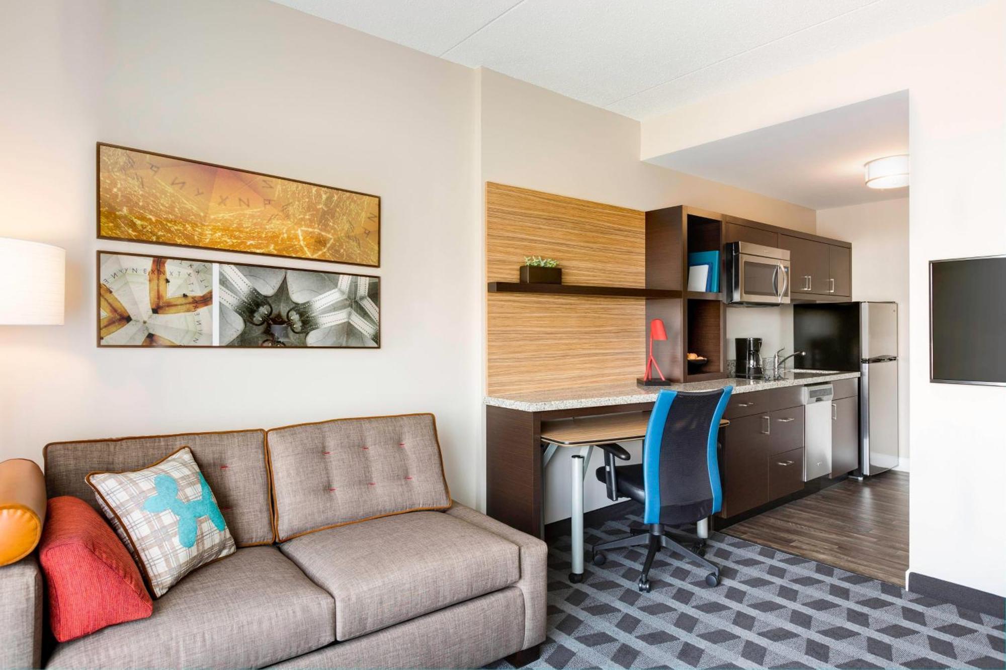 Towneplace Suites By Marriott Grand Rapids Airport Southeast Exteriör bild