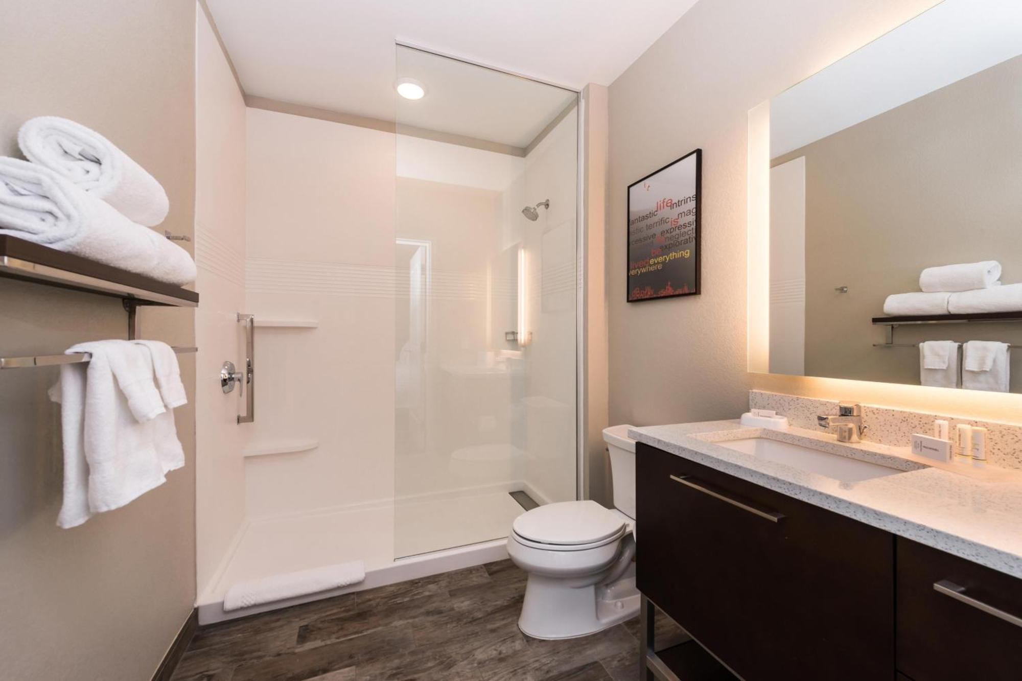 Towneplace Suites By Marriott Grand Rapids Airport Southeast Exteriör bild